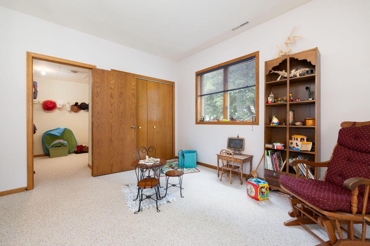 419 Highland Meadows DRIVE