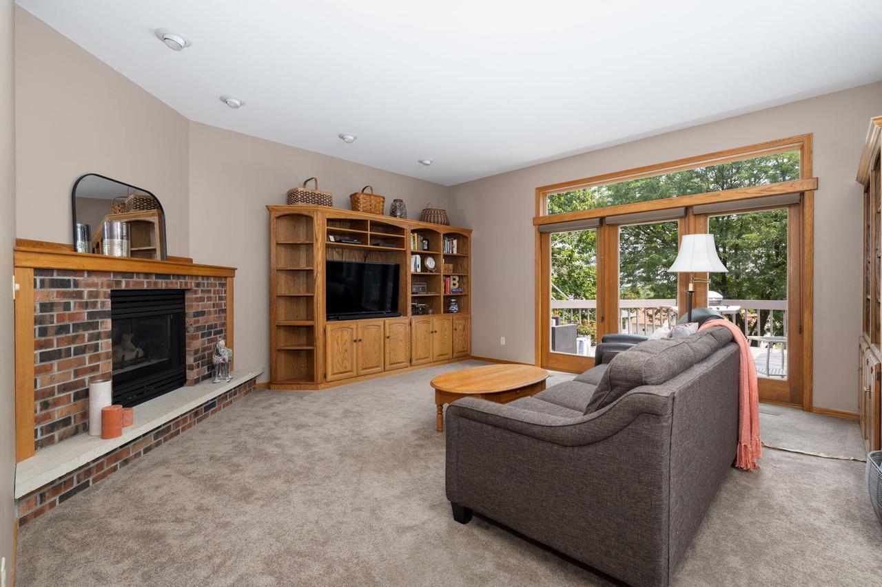 419 Highland Meadows DRIVE