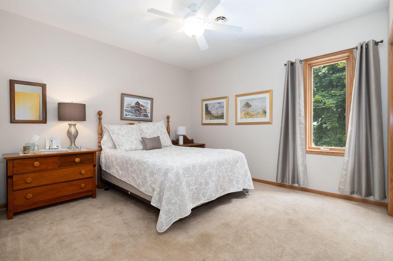 419 Highland Meadows DRIVE