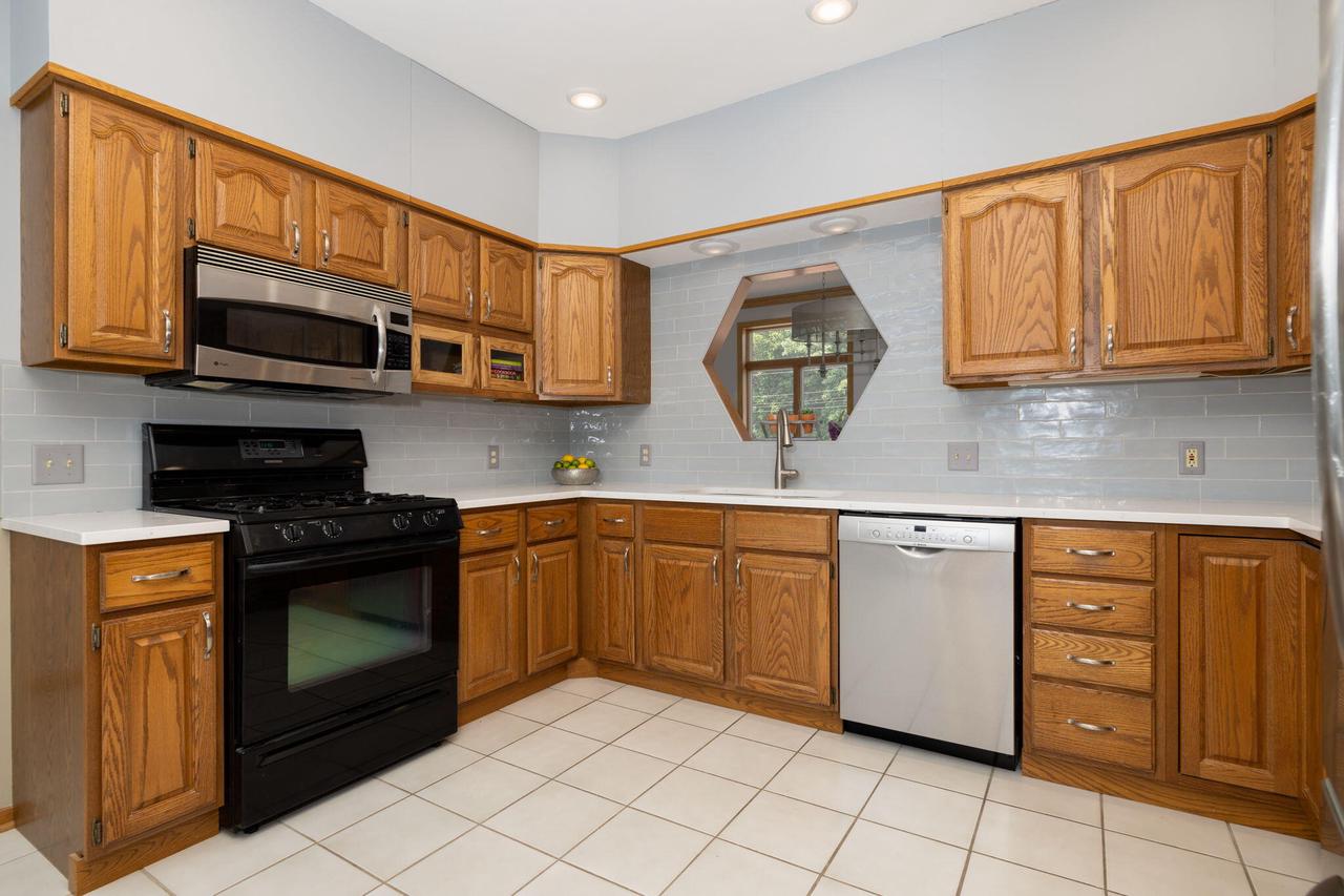 419 Highland Meadows DRIVE