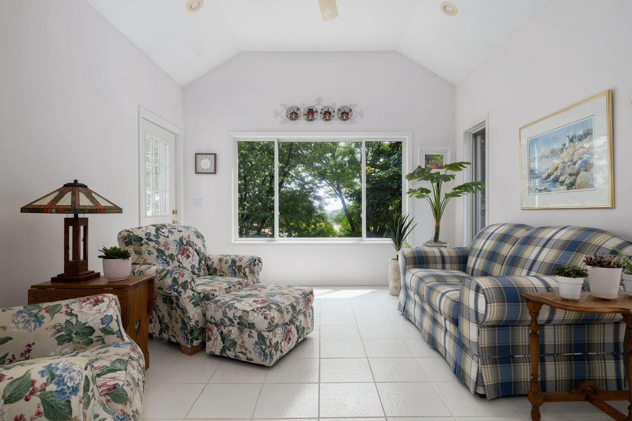 419 Highland Meadows DRIVE