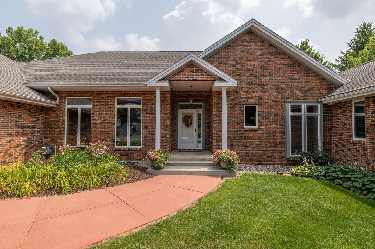 419 Highland Meadows DRIVE