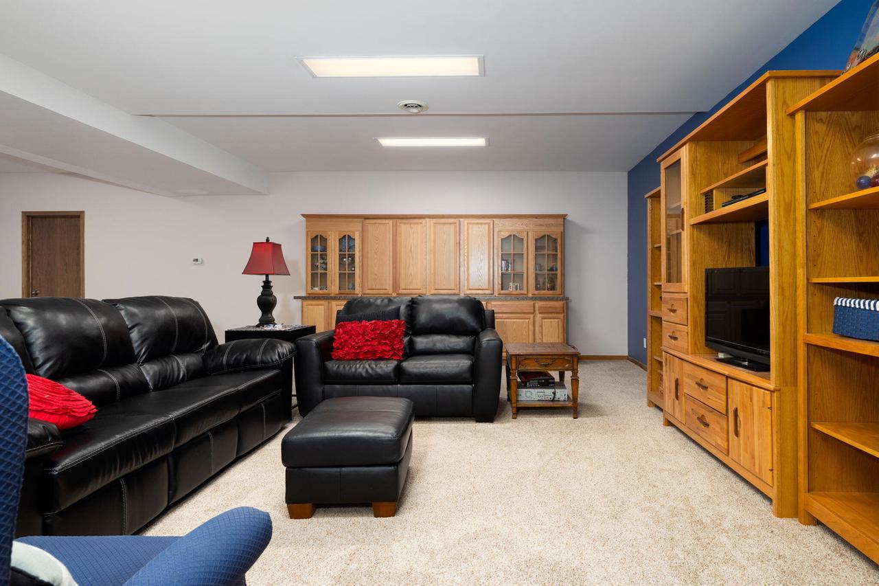 419 Highland Meadows DRIVE