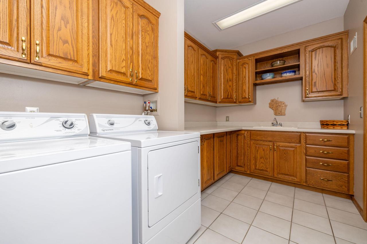 419 Highland Meadows DRIVE