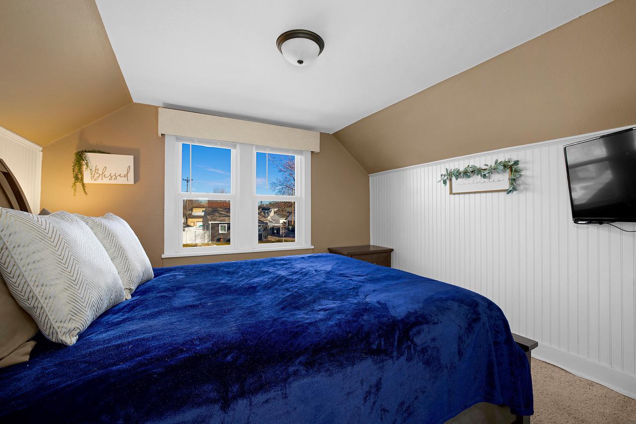 1806 Redfield STREET