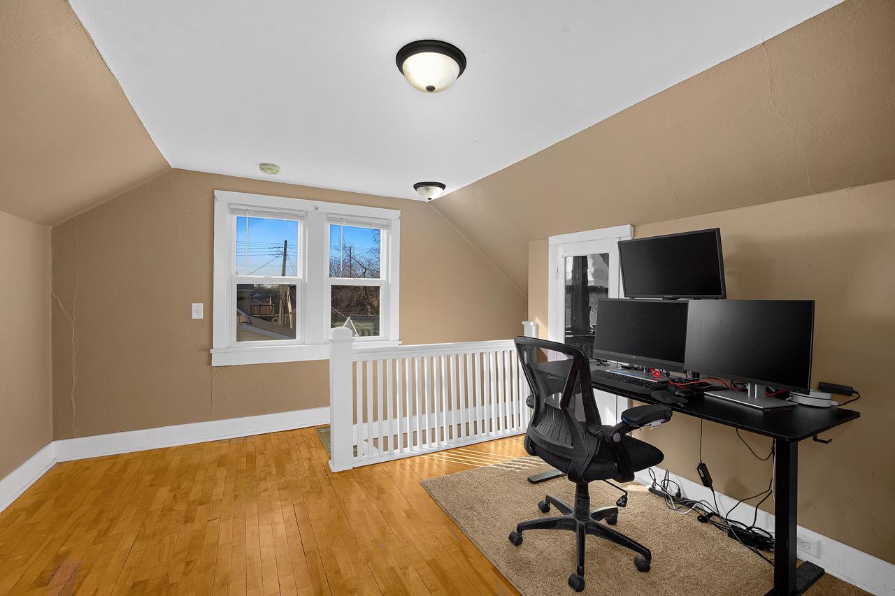 1806 Redfield STREET