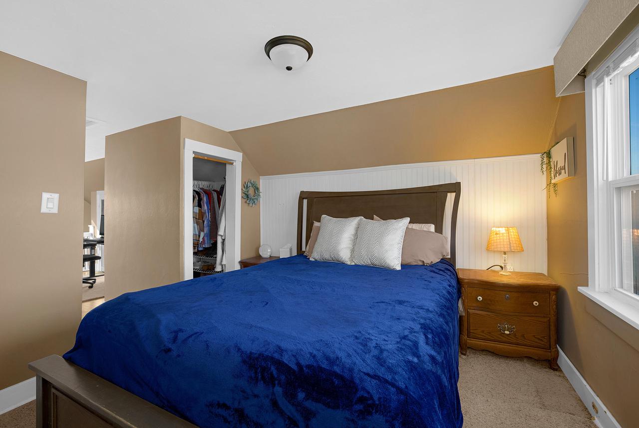 1806 Redfield STREET