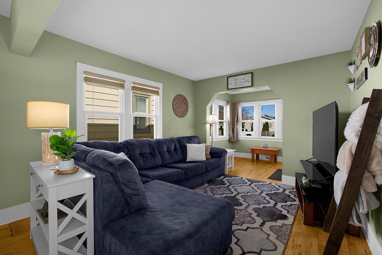 1806 Redfield STREET