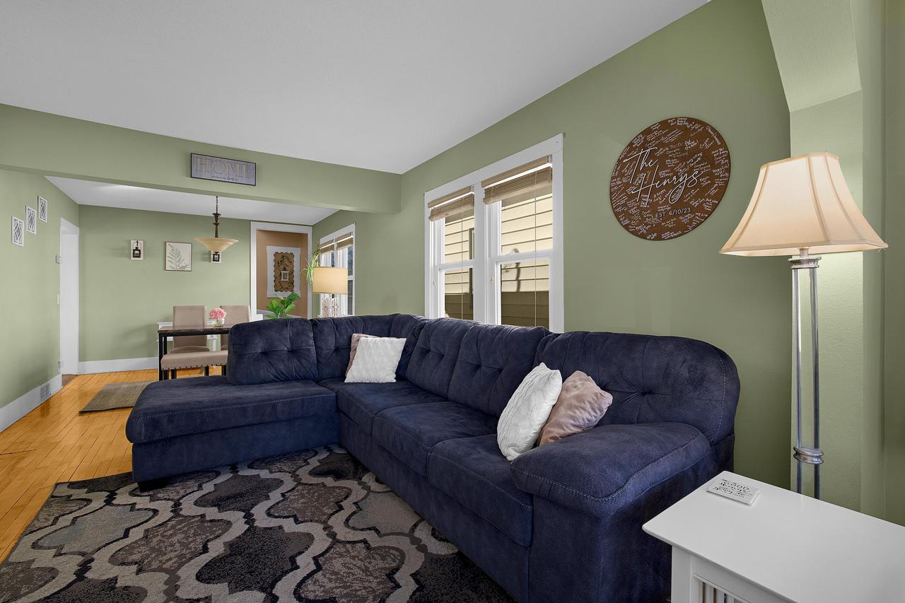 1806 Redfield STREET