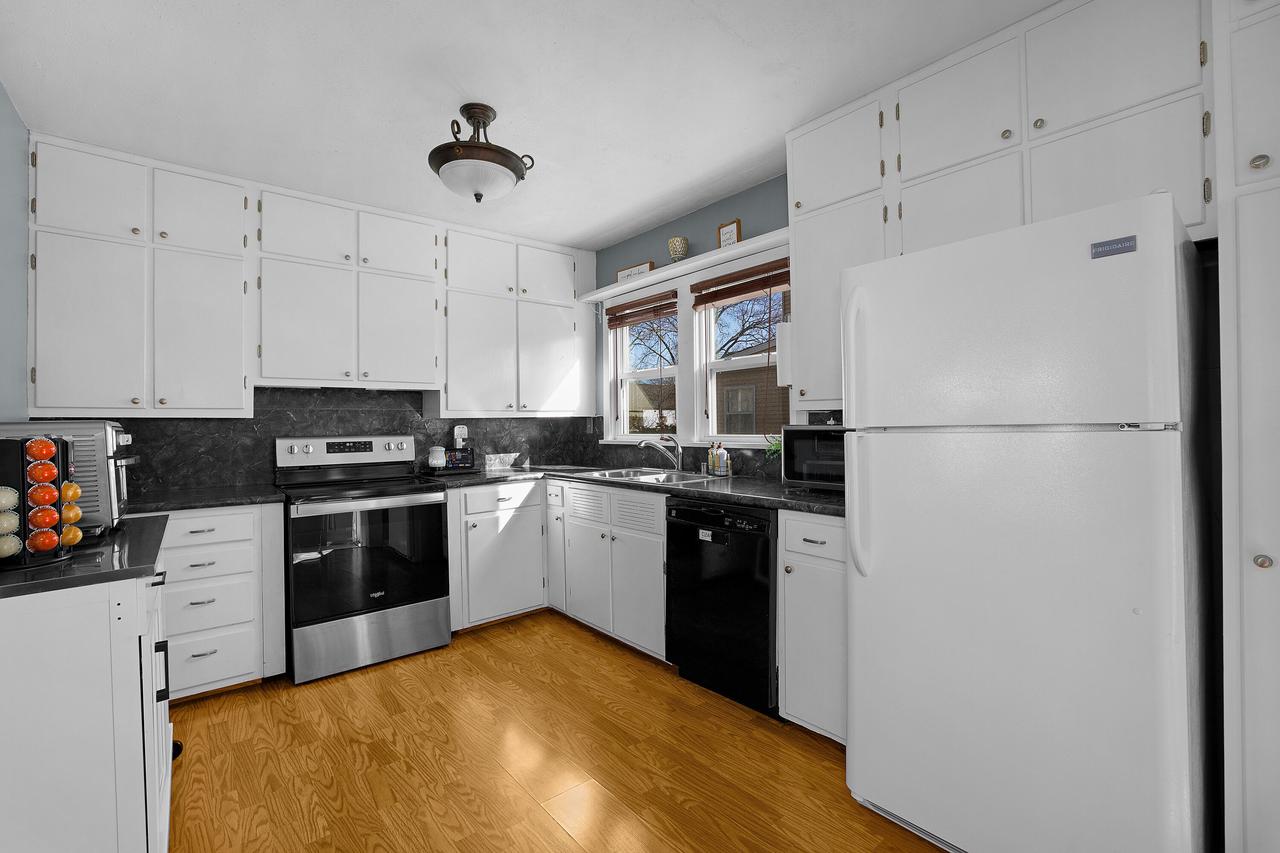 1806 Redfield STREET