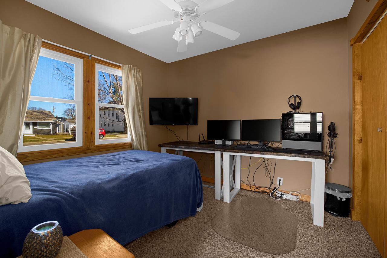 1806 Redfield STREET