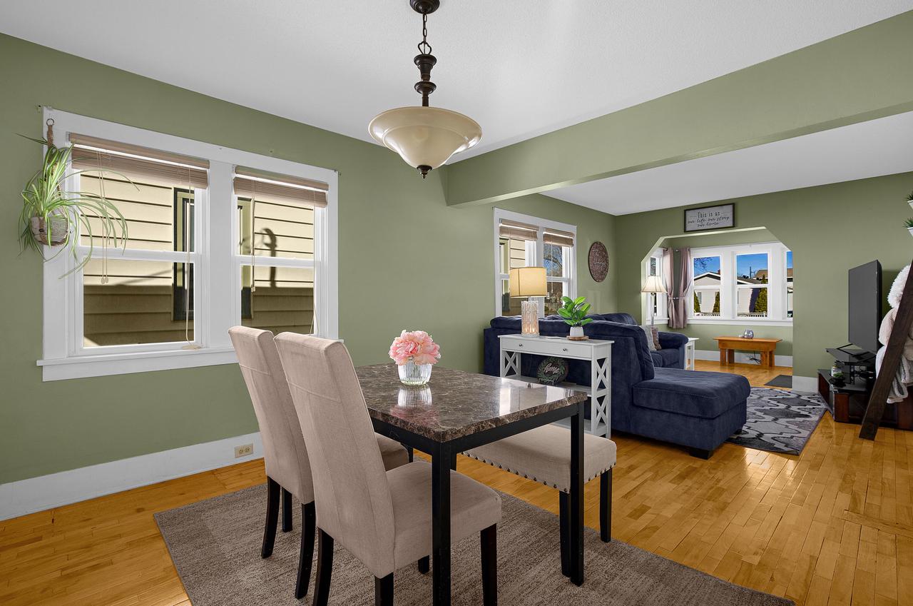 1806 Redfield STREET