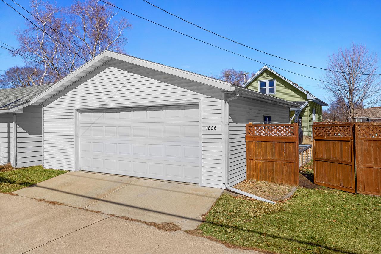 1806 Redfield STREET