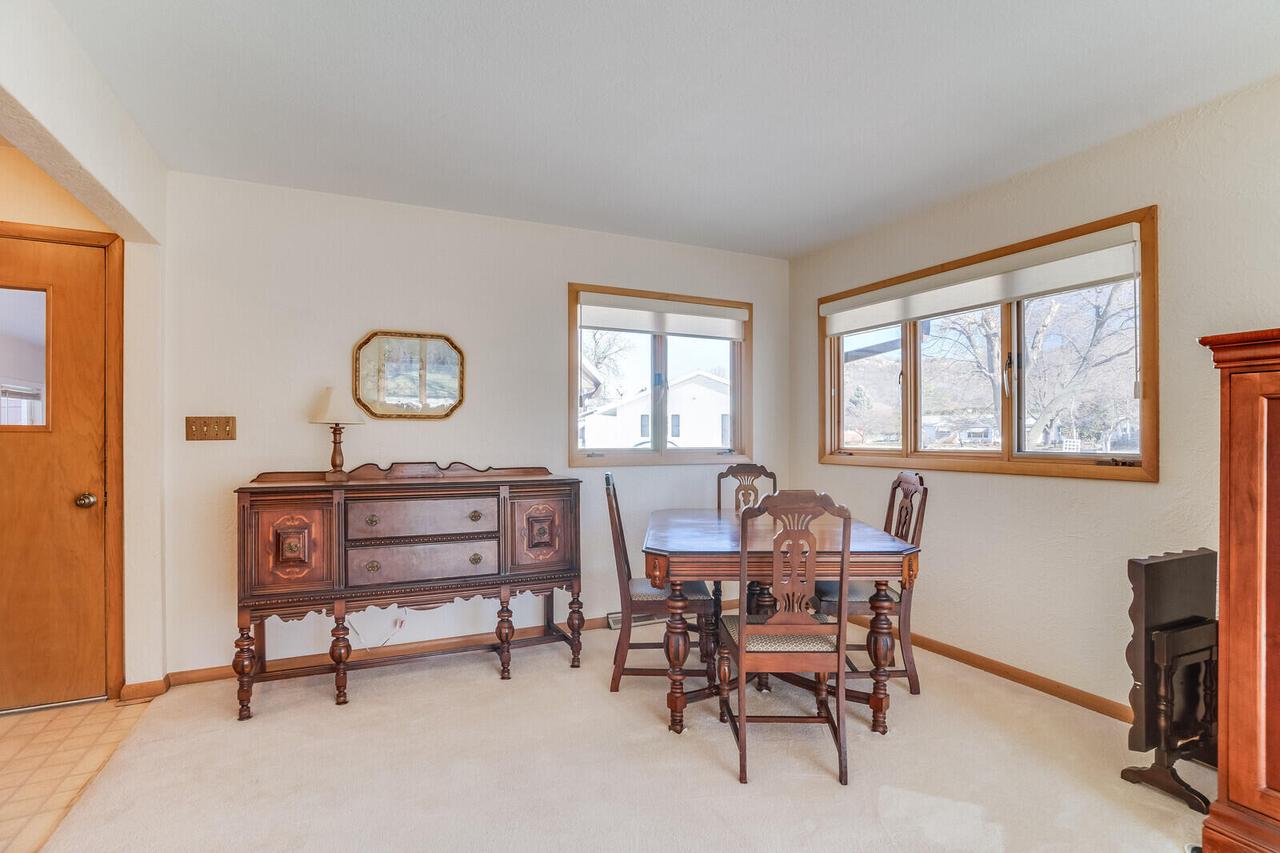 2821 Blackhawk PLACE