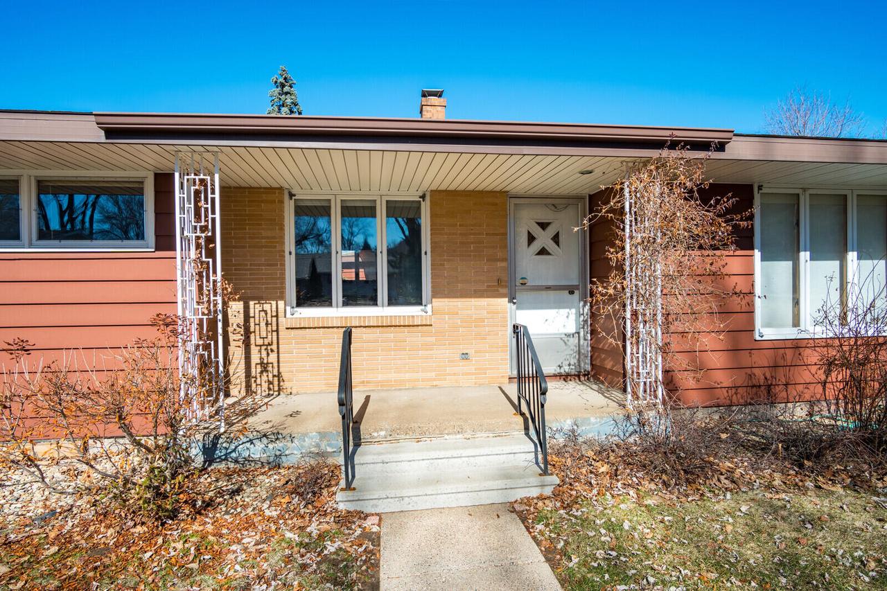 2821 Blackhawk PLACE