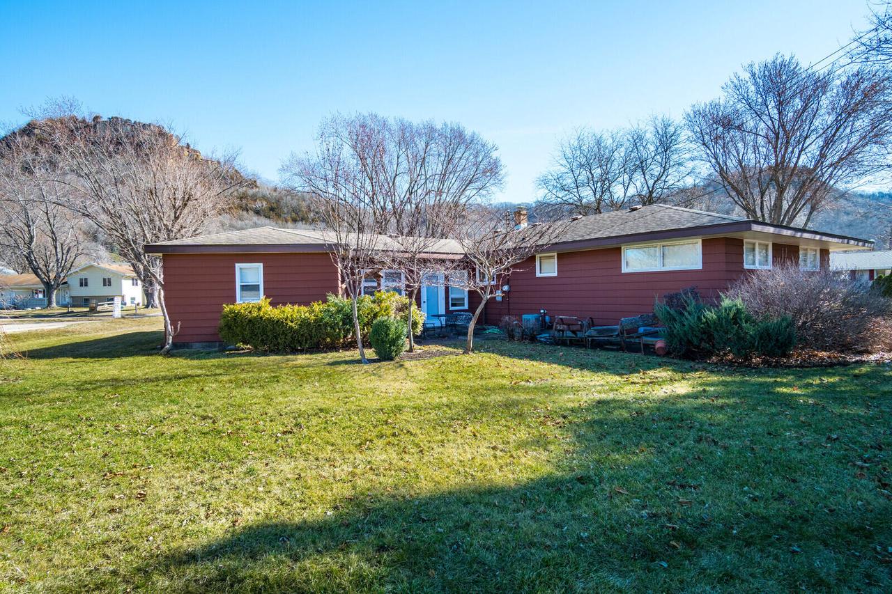 2821 Blackhawk PLACE