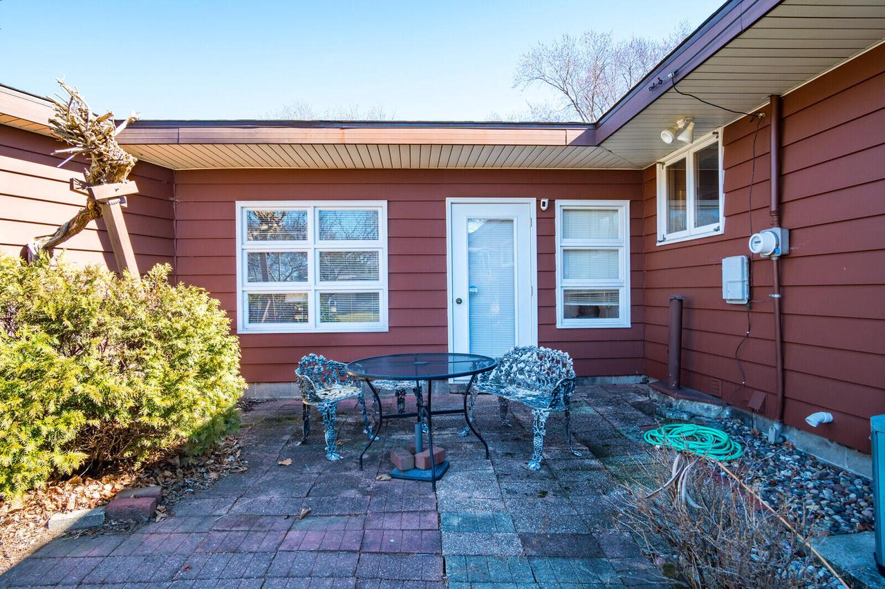 2821 Blackhawk PLACE