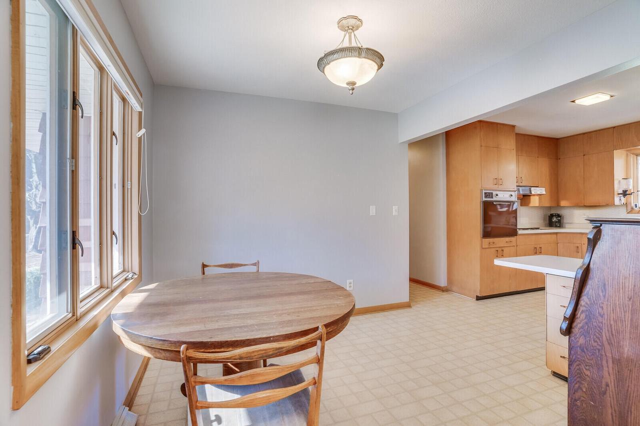 2821 Blackhawk PLACE