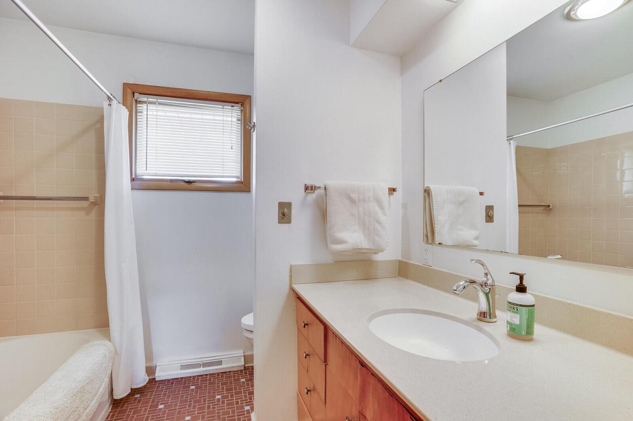 2821 Blackhawk PLACE