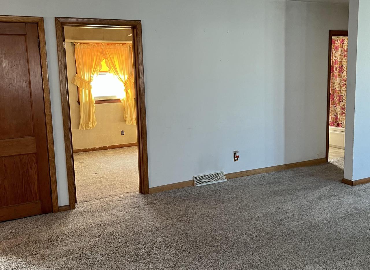 1030 Oak AVENUE SOUTH South