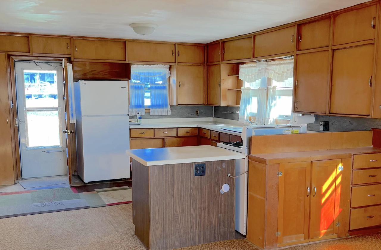 1030 Oak AVENUE SOUTH South