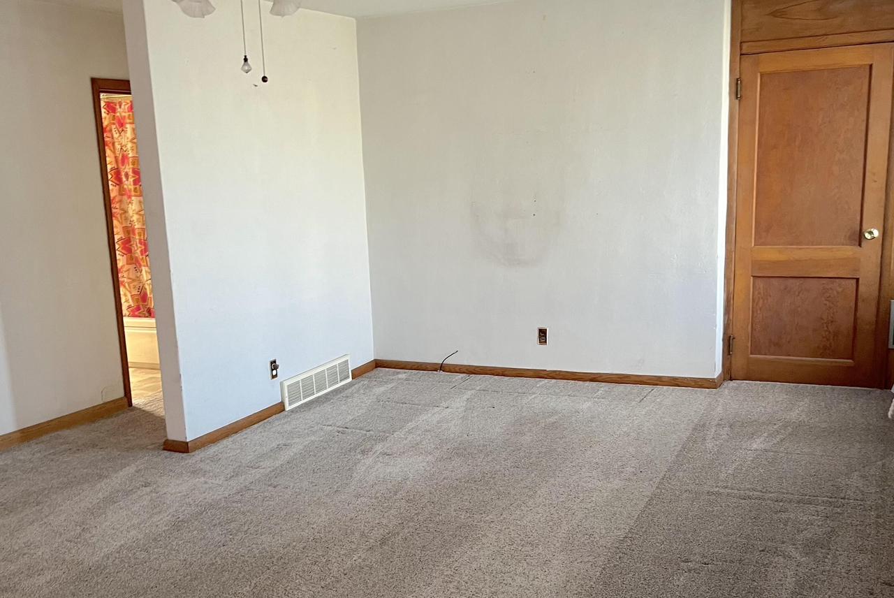 1030 Oak AVENUE SOUTH South