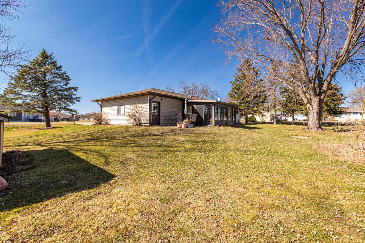 N5760 Lake Park DRIVE