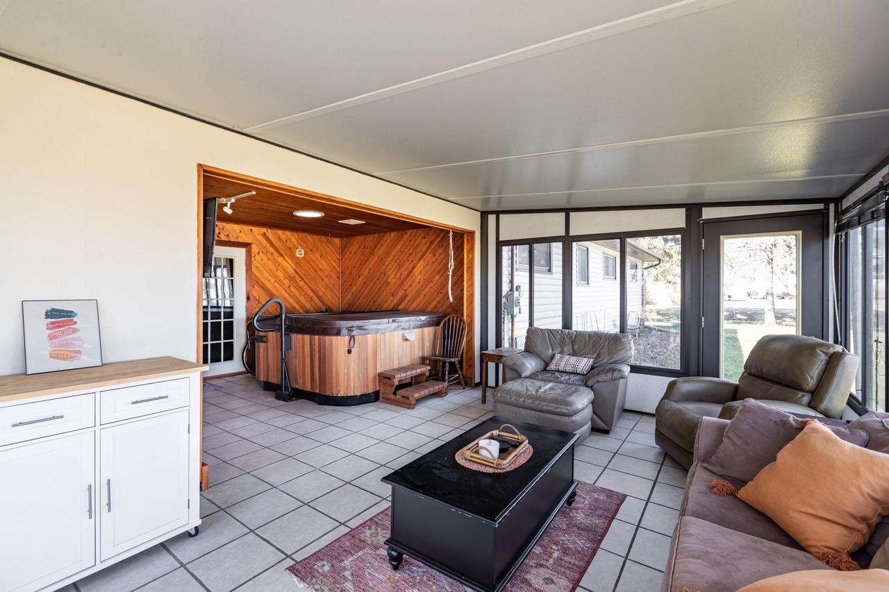 N5760 Lake Park DRIVE