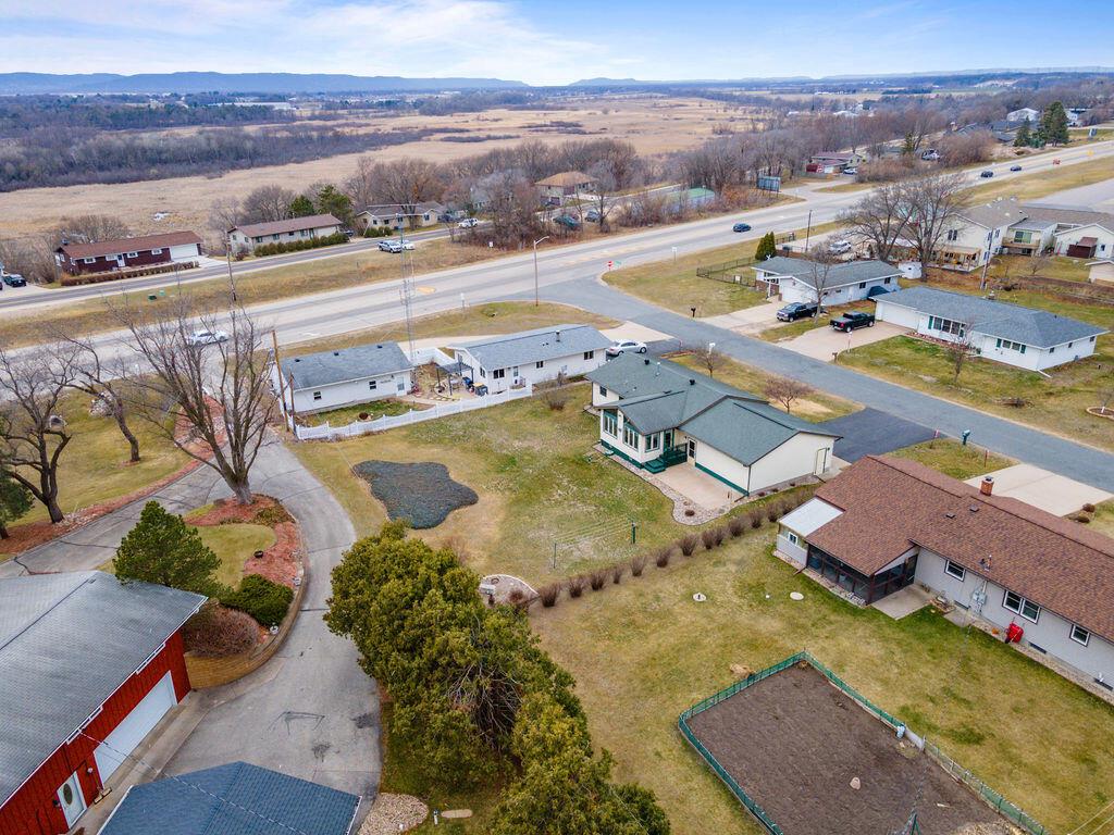 W6877 Cloverdale ROAD