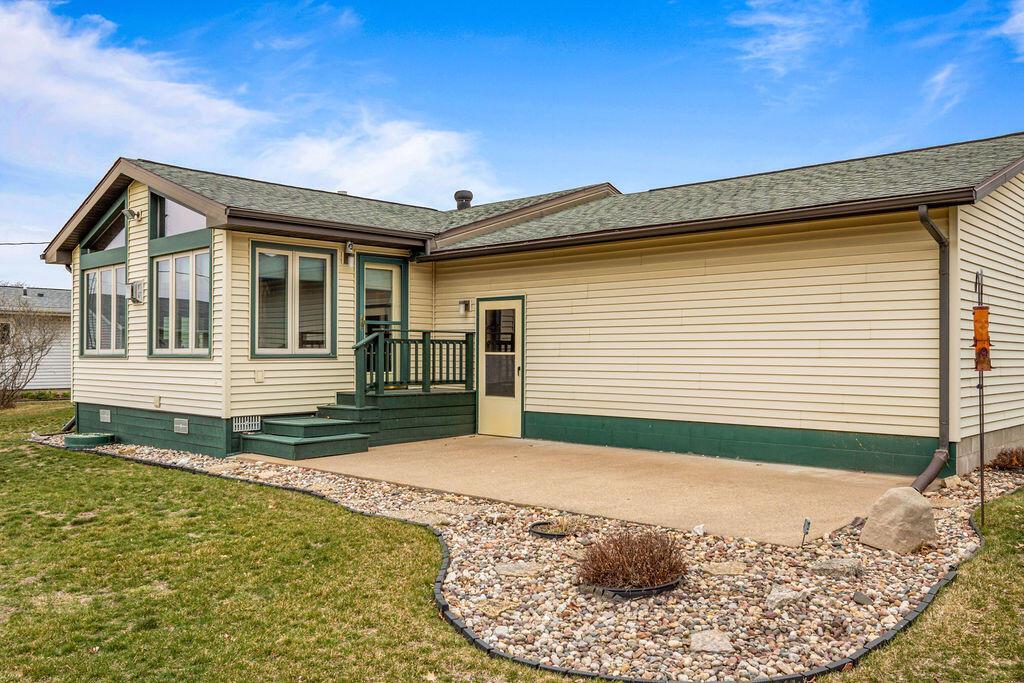 W6877 Cloverdale ROAD