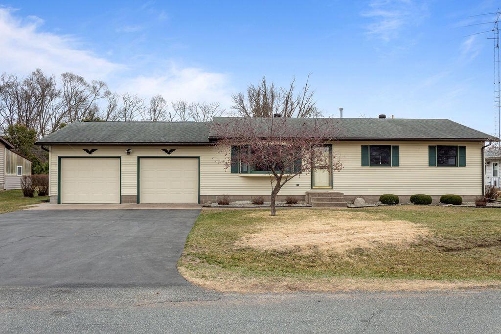 W6877 Cloverdale ROAD