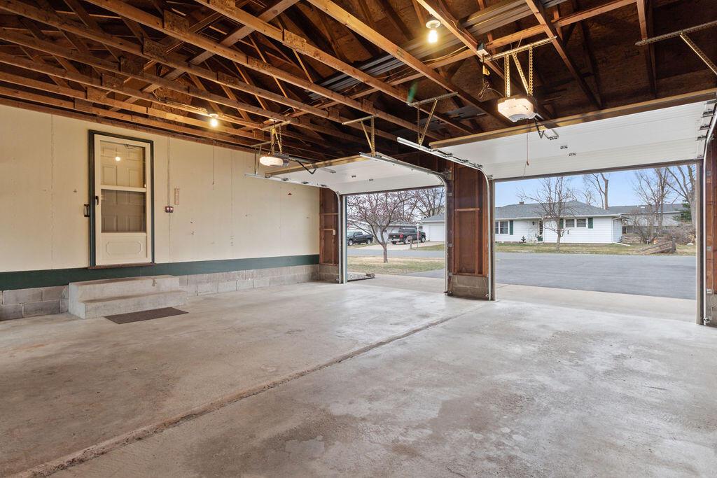 W6877 Cloverdale ROAD