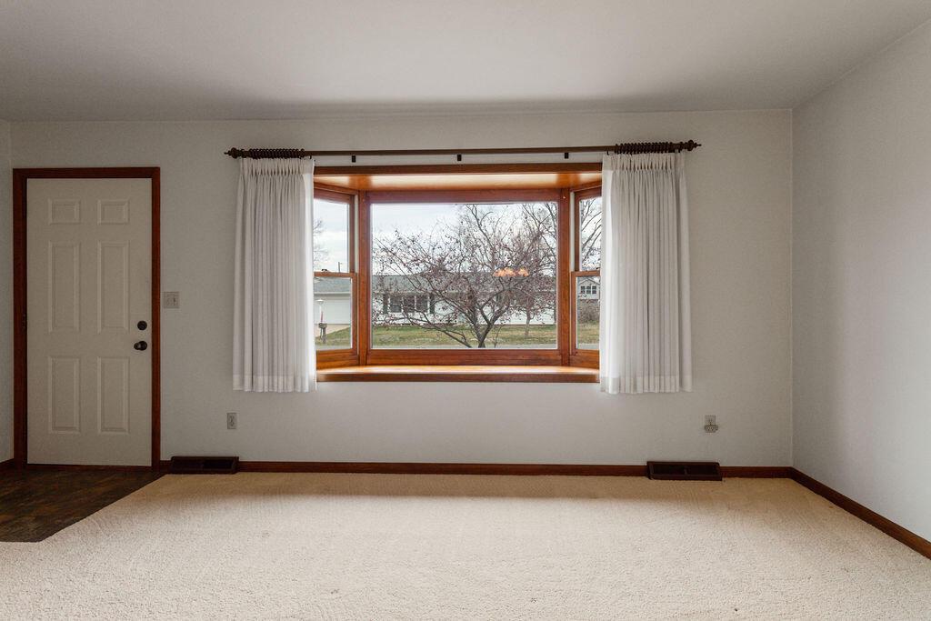 W6877 Cloverdale ROAD