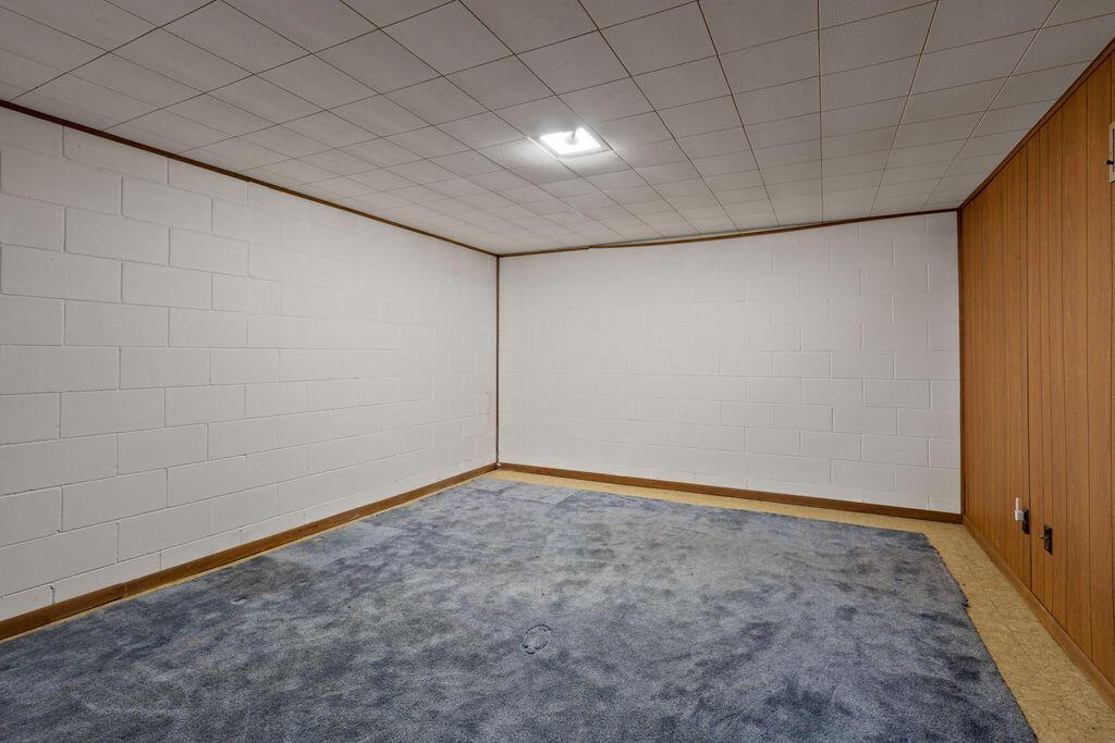 W6877 Cloverdale ROAD