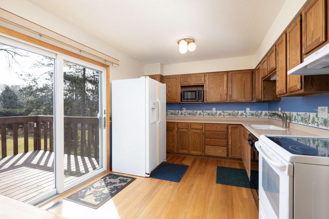 1022 East AVENUE NORTH North 1024