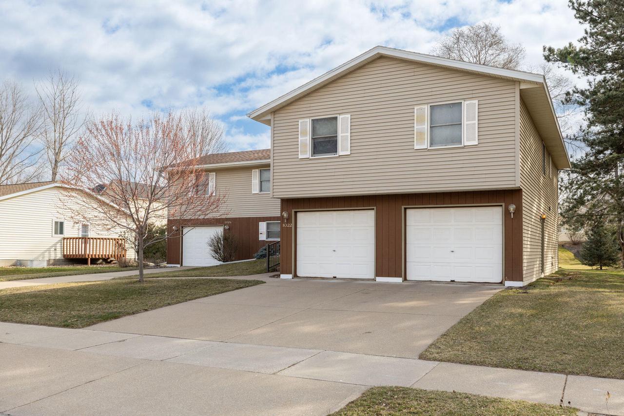 1022 East AVENUE NORTH North 1024