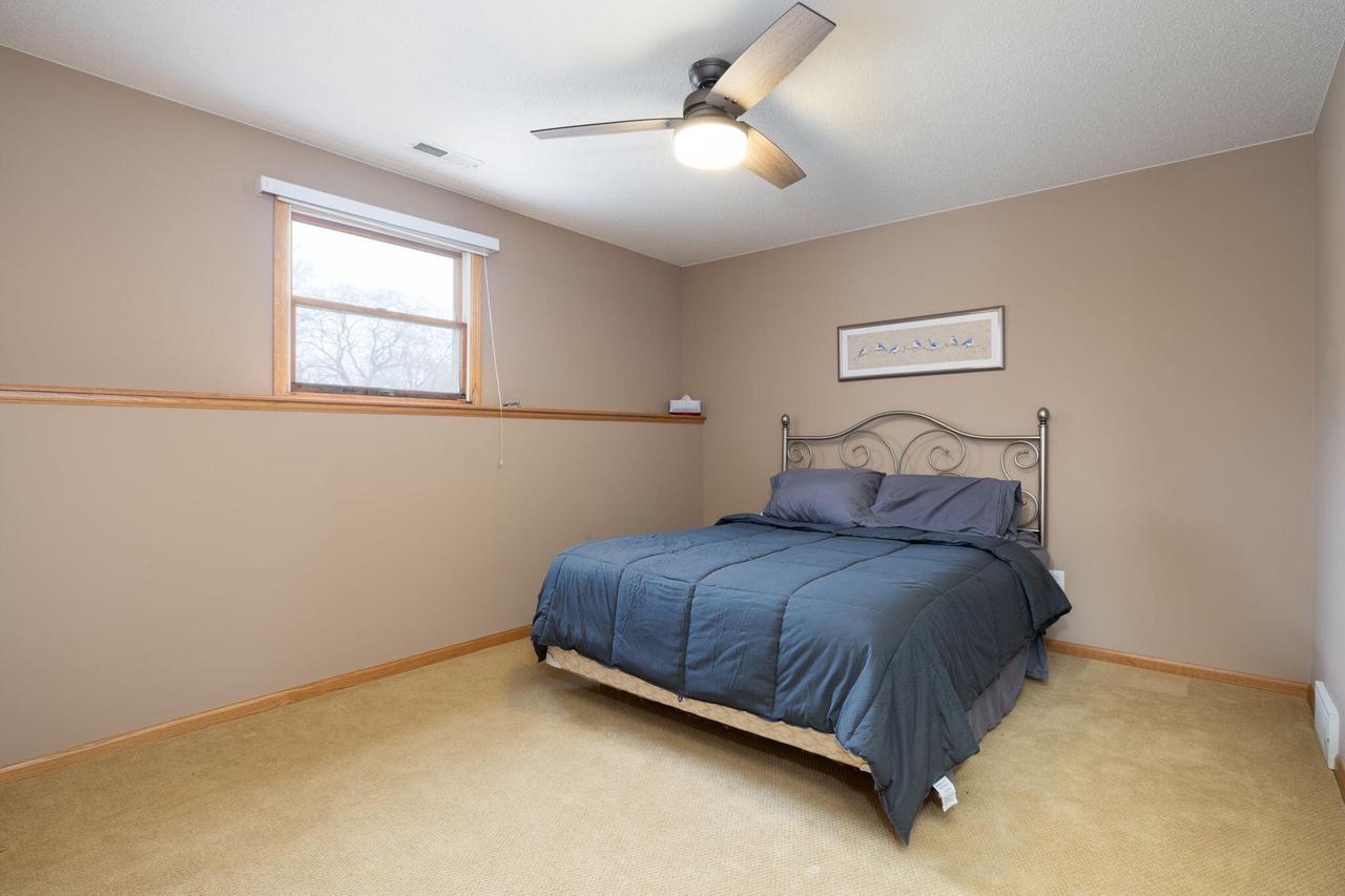 1022 East AVENUE NORTH North 1024