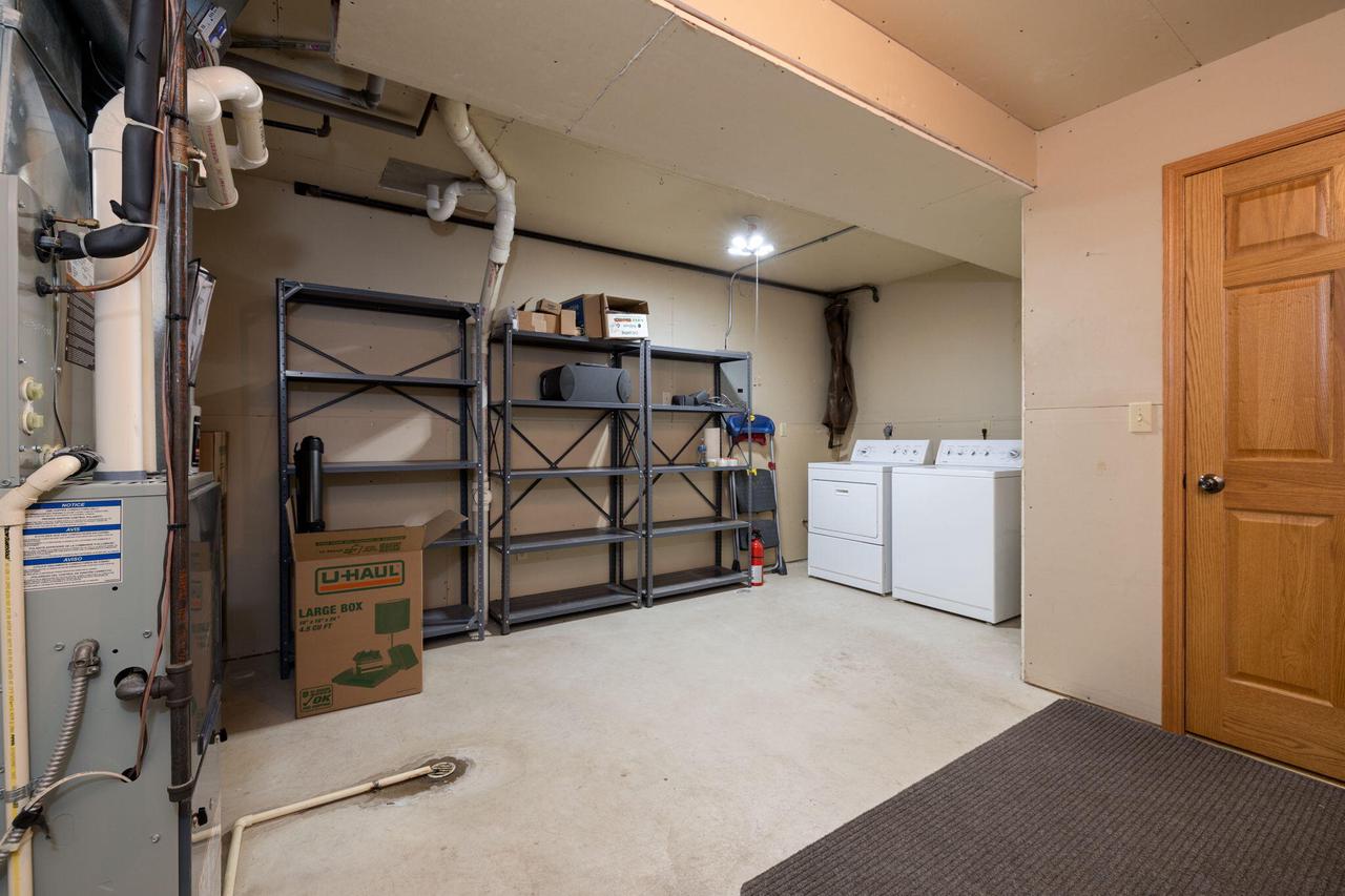 1022 East AVENUE NORTH North 1024