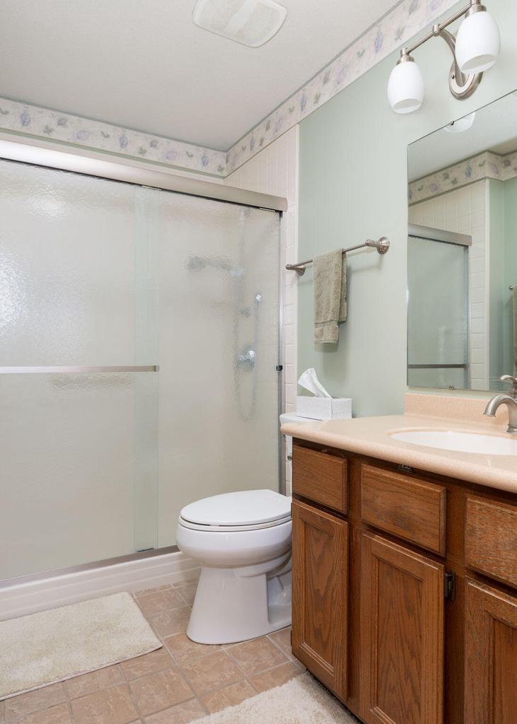 1022 East AVENUE NORTH North 1024