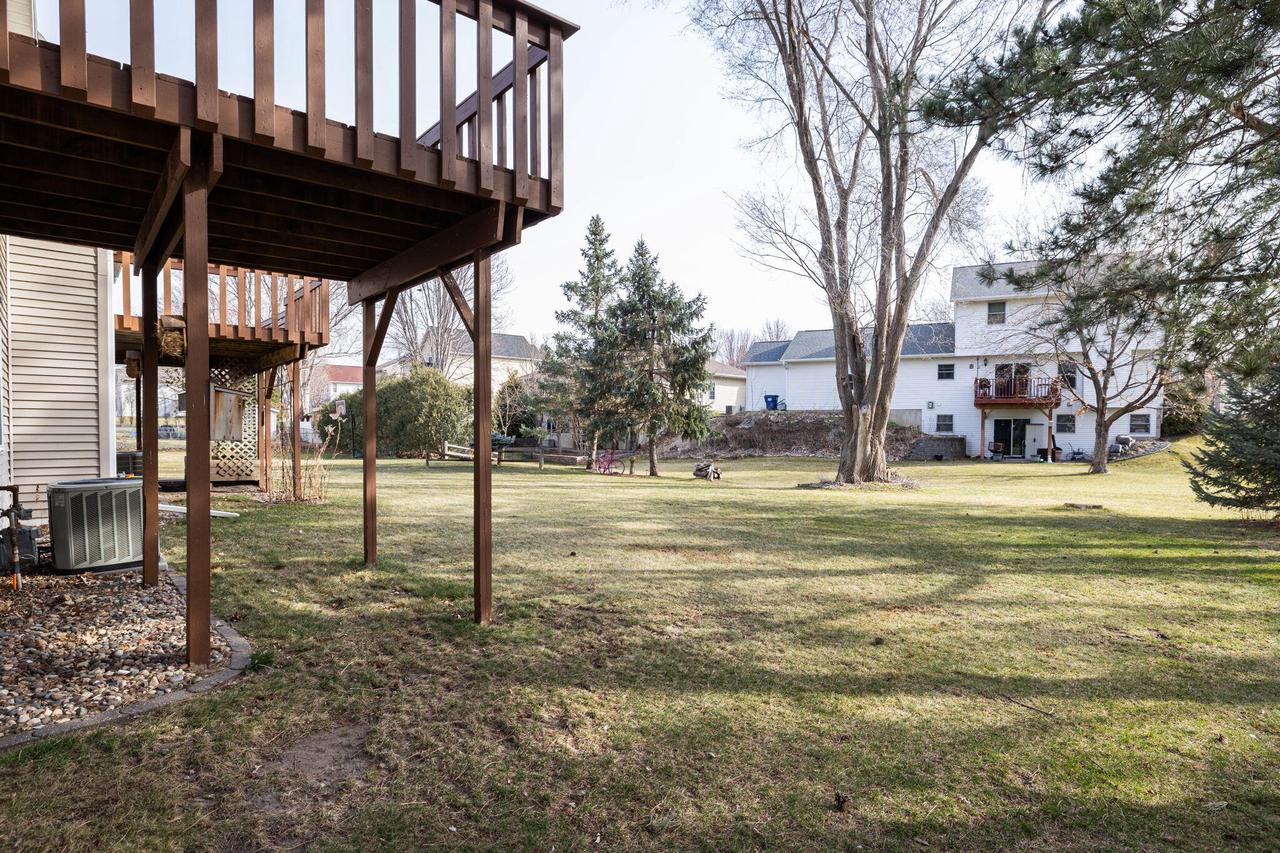 1022 East AVENUE NORTH North 1024