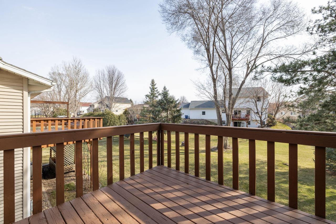 1022 East AVENUE NORTH North 1024