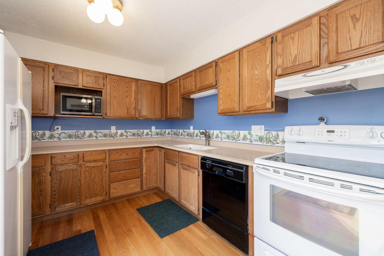 1022 East AVENUE NORTH North 1024