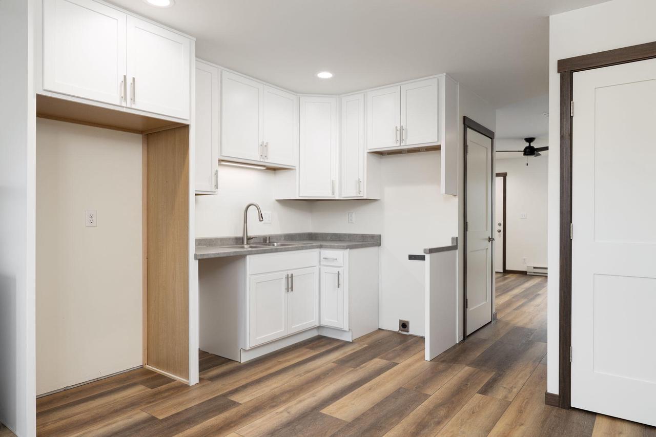 916 12th AVENUE SOUTH South