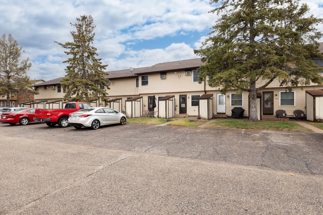 916 12th AVENUE SOUTH South