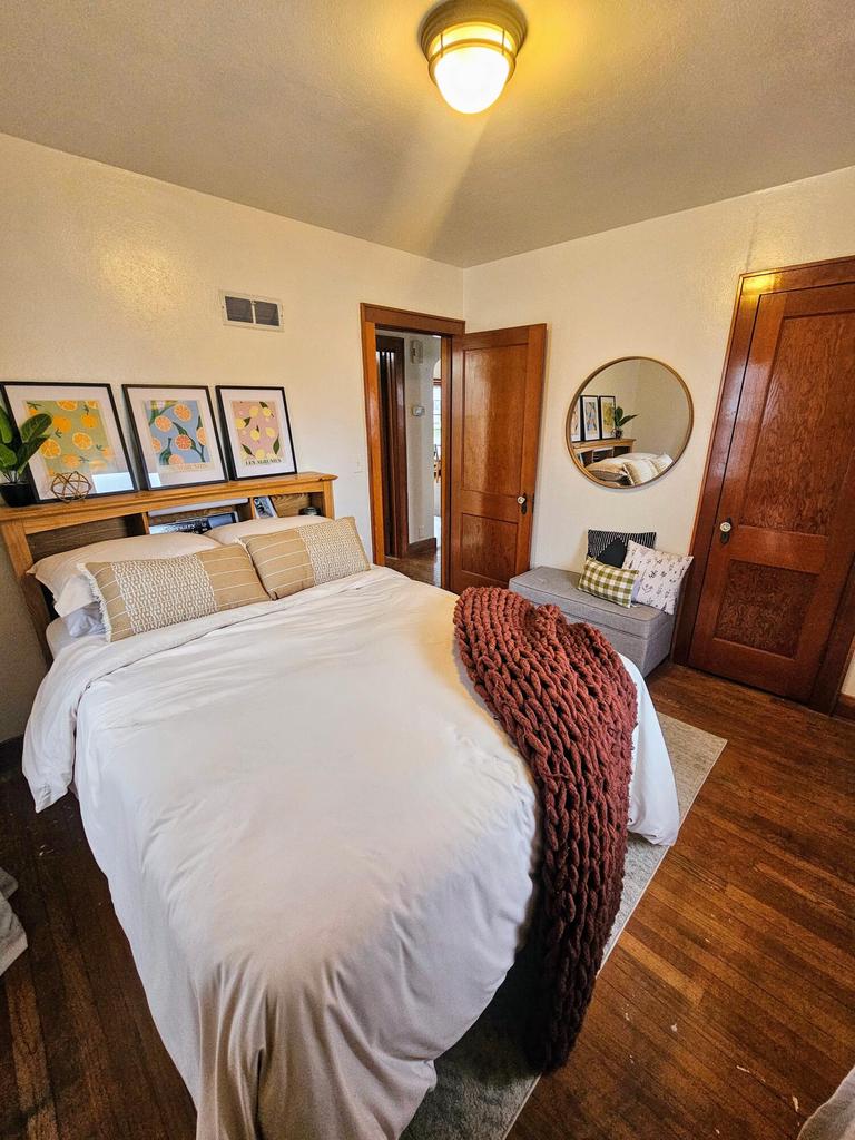 2120 15th PLACE SOUTH South