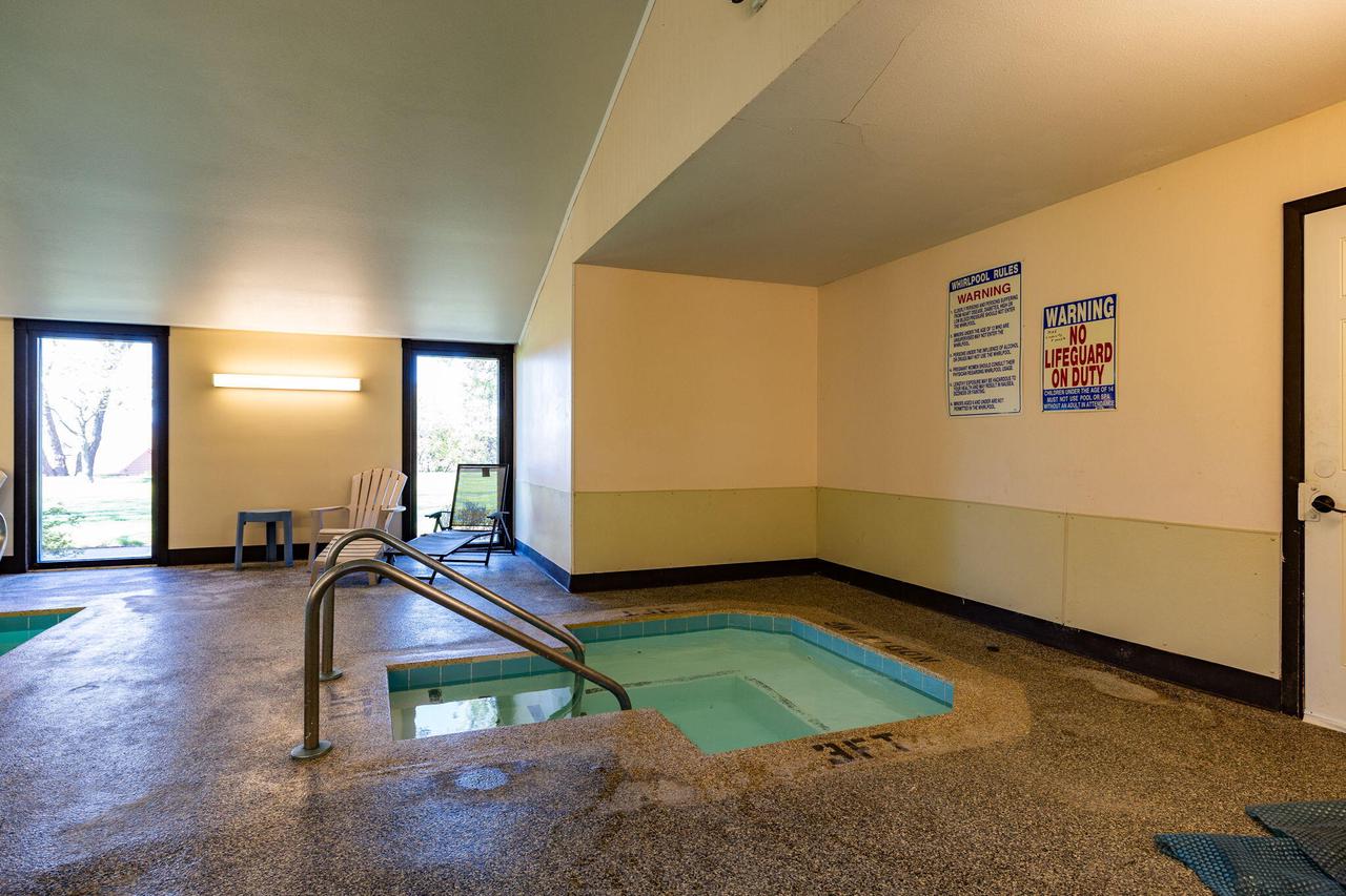 3362 East AVENUE SOUTH South