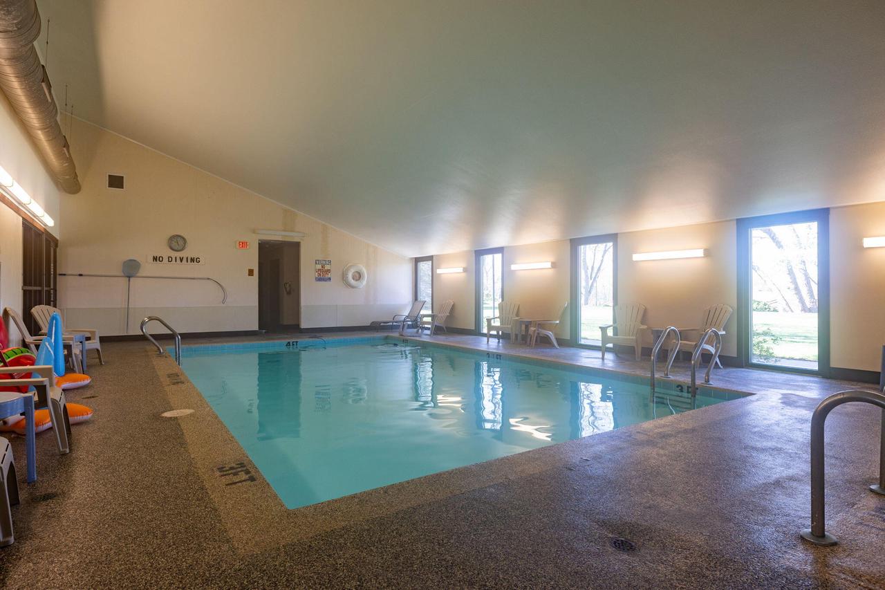 3362 East AVENUE SOUTH South