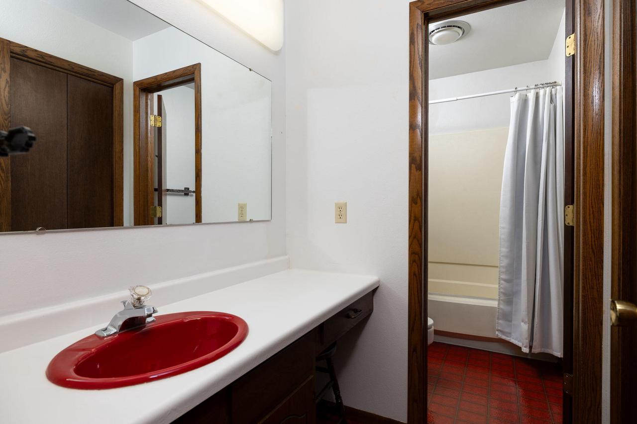 N1110 Bloomer Mill ROAD