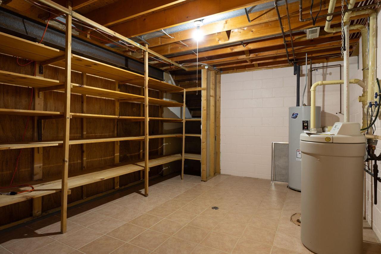 N1110 Bloomer Mill ROAD