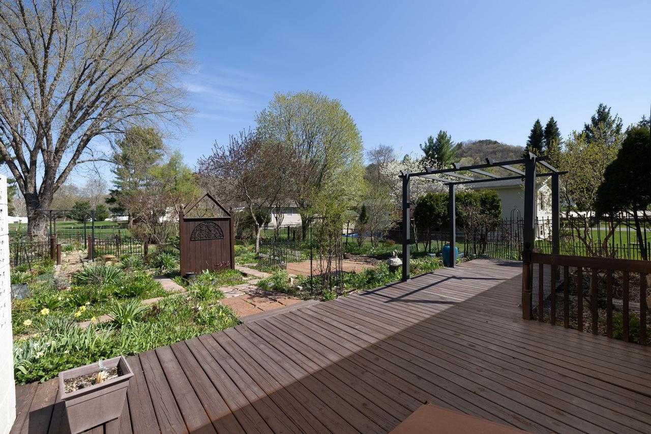 N1110 Bloomer Mill ROAD